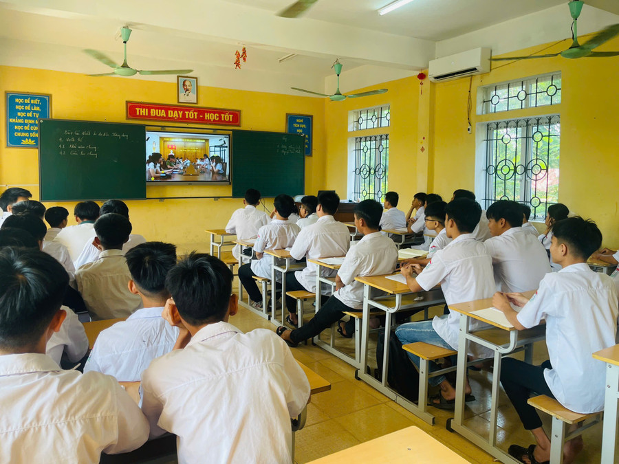 Học sinh tham dự buổi tập huấn tại điểm cầu Trung tâm GDNN-GDTX Văn Lâm. z7102128315843-c2272a0749e4837d001284e32031522f.jpg