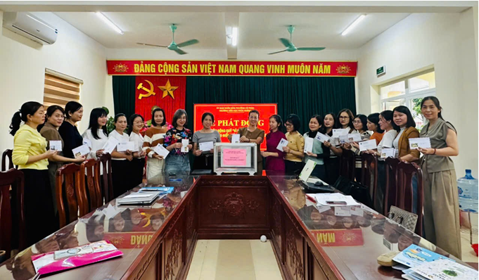 Trường Tiểu học Phúc Khánh (phường Vũ Phúc) phát động và ủng hộ quỹ “Vì người nghèo”. Ảnh: NT