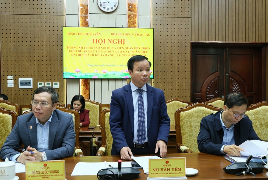 Ông Vũ Văn Yêm, Phó giám đốc Đại học Bách khoa Hà Nội phát biểu tại buổi làm việc. lanh-dao-dai-hoc-bach-khoa-ha-noi-phat-bieu-thao-luan-tai-hoi-nghi.jpg