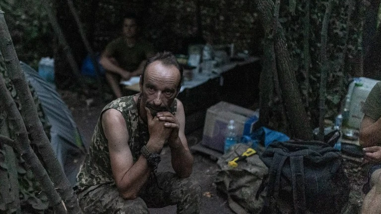 Binh lính Ukraine ở hậu cứ theo hướng Pokrovsk, vùng Donetsk. Ảnh: Getty Images.