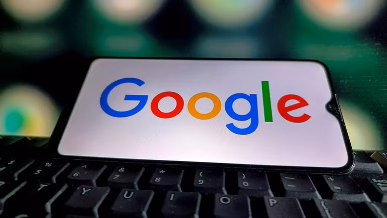 Google khắc phục sự cố sau khi bị tố thiên vị bà Harris hơn ông Trump