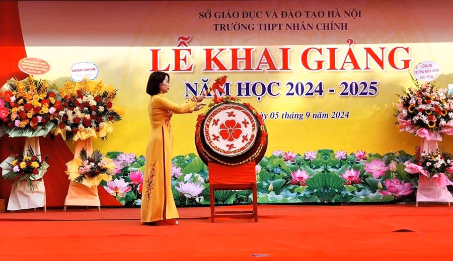 Truong-THPT-Nhan-Chinh-Ha-Noi-khai-giang-nam-hoc-2024-2025-4.jpg
