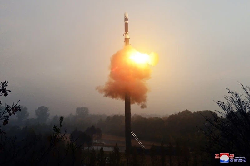 Triều Tiên tuyên bố đã phóng thử thành công tên lửa đạn đạo xuyên lục địa (ICBM) Hwasong-19 mới dưới sự chỉ đạo của nhà lãnh đạo Kim Jong Un ngày 31/10.