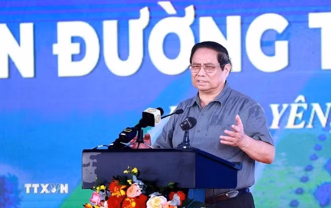 Thu-tuong-Pham-Minh-Chinh-tham,-lam-viec-tai-Hung-Yen-2.jpg