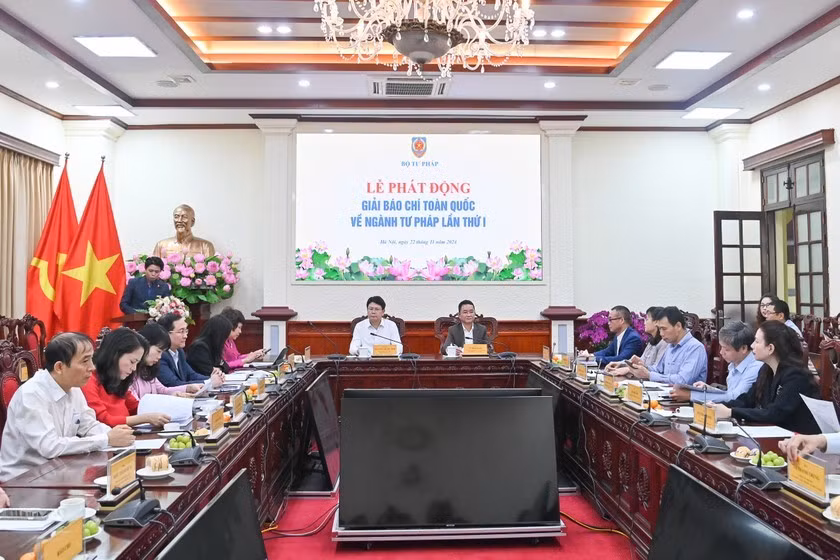 bo-tu-phap-to-chuc-le-phat-dong-giai-bao-chi-toan-quoc-ve-nganh-tu-phap-4.jpg