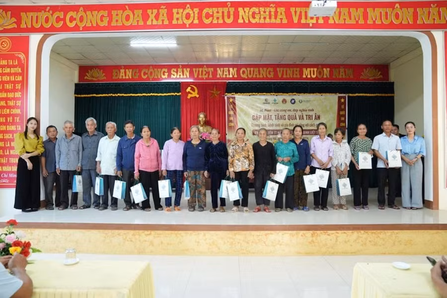 Các cựu chiến binh và thân nhân liệt sĩ trong buổi tri ân tại Vĩnh Phúc