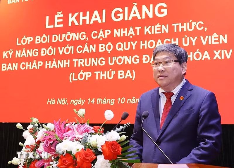 le-khai-giang-lop-boi-duong-can-bo-quy-hoach-uy-vien-bch-tw-dang-khoa-xiv07-1658.jpg