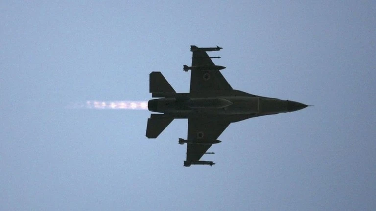 Một máy bay F-16 của Israel cất cánh từ căn cứ không quân Ramat David. Ảnh: Getty Images / Uriel Sinai.