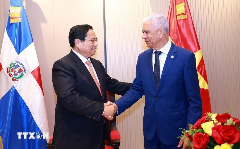 Thủ tướng Phạm Minh Chính hội kiến Chủ tịch Thượng viện Cộng hòa Dominicana Ricardo de los Santos Polanco. (Ảnh: Dương Giang/TTXVN) 