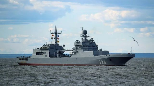 despite-sanctions-russia-aims-to-order-two-11711-landing-ships-1.jpg