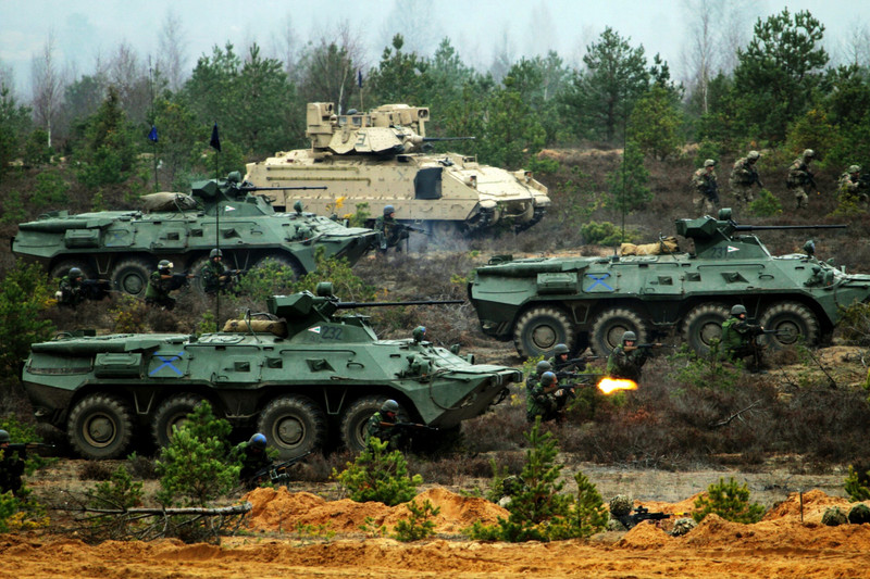 M2-Bradley-Hungarian-BTRs-in-Lithuania-exercise-scaled.jpg