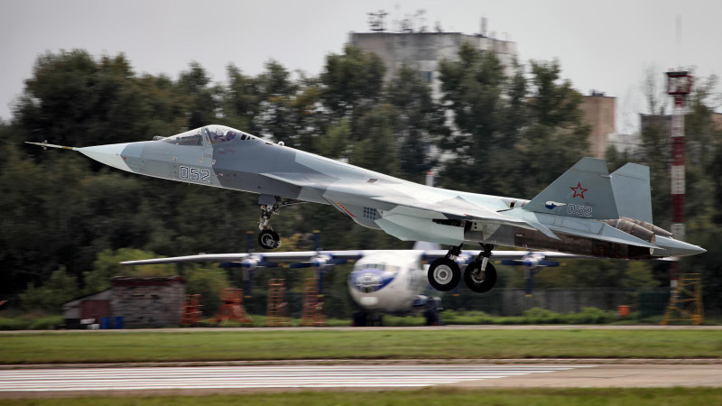 Su-57-MAKS_Airshow_2013_Ramenskoye_Airport_Russia_526-11.jpg