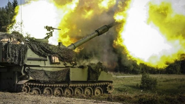 Ukrainian-officer-My-M109-Paladin-SPH-has-an-accuracy-error-of-70m.jpg