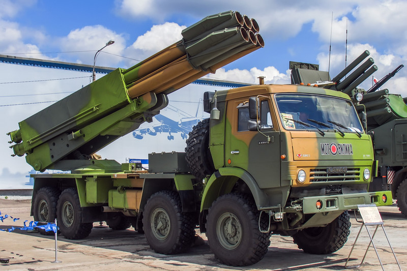 9a52-4-smerch-combat-vehicle-at-engineering-technologies-2012-01.jpg