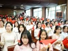 Học sinh sinh viên Trường Đại học Sư phạm, Đại học Huế hân hoan trong ngày khai giảng năm học mới, kỳ vọng vào nhiều bước tiến của giáo dục nước nhà. (Ảnh: ĐHSPH)
