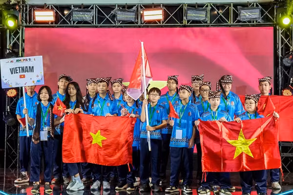 Đoàn học sinh Việt Nam đạt thành tích cao tại ASMOPSS 2025