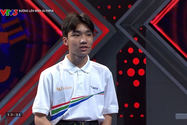 Nguyễn Minh Tiến, học sinh Trường THPT Quốc Oai, Hà Nội.