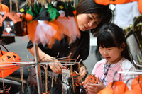 Tràn ngập đồ chơi kinh dị trước ngày lễ Halloween tại Hàng Mã