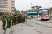 Học viên Học viện Cảnh sát Nhân dân hào hứng lên ‘Chuyến xe về quê ăn Tết’ 