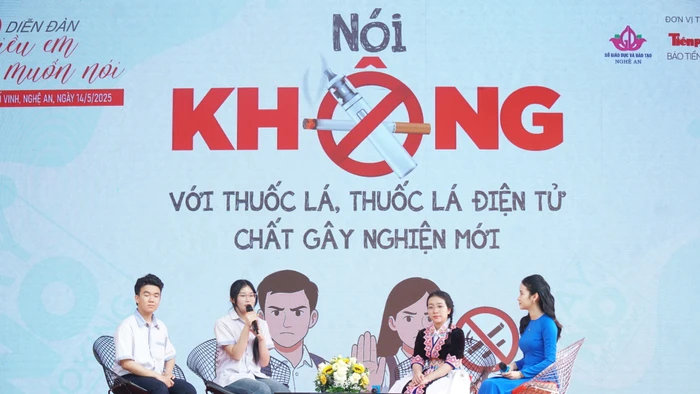 Diễn đàn Điều em muốn nói chủ đề "Nói không với thuốc lá, thuốc lá điện tử, chất gây nghiện mới với sự tham gia của hơn 1.000 học sinh Nghệ An. Ảnh: Hồ Lài