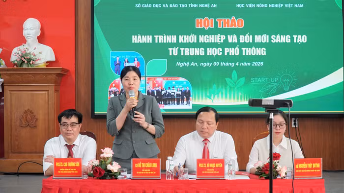Sở GD&ĐT Nghệ An phối hợp với Học viện Nông nghiệp Việt Nam tổ chức hội thảo “Hành trình khởi nghiệp và đổi mới sáng tạo từ trung học phổ thông”. Ảnh: Hồ Lài