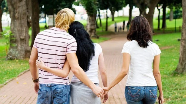 Tử vi 12 con giáp ngày 19/3: Mão đề phòng người thứ ba, Tuất công việc thay đổi