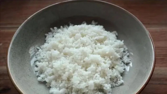 Tiết kiệm quá mức, ăn thức ăn thừa, đặc biệt là một số thói quen nhỏ có vẻ vô hại, nhưng thường âm thầm ảnh hưởng đến sức khỏe. (Ảnh: ITN)