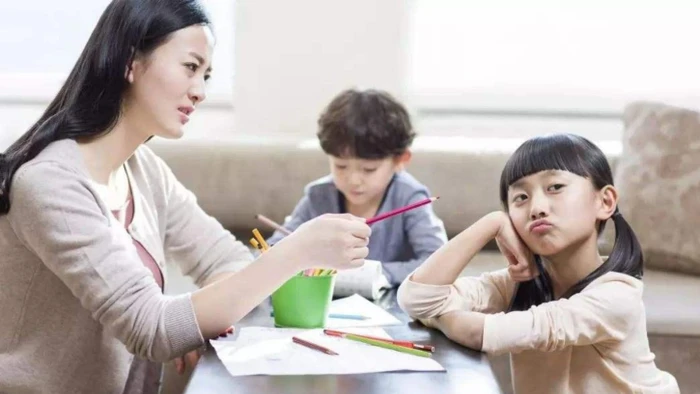 Khi trẻ có kết quả thi không tốt, phản ứng và cách xử lý của cha mẹ có ảnh hưởng sâu sắc đến sự phát triển của trẻ. (Ảnh: ITN).