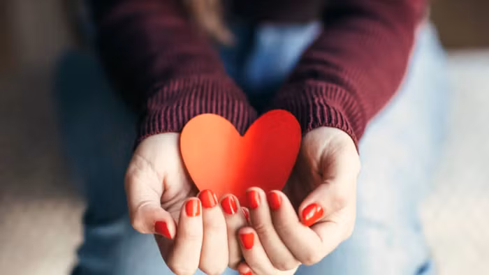 Phụ nữ có trực giác chuẩn thường rất khéo quan sát. (Ảnh: ITN)