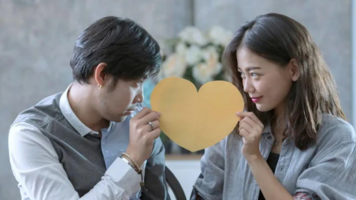 Cùng nhau quản lý tài chính gia đình làm tình cảm vợ chồng thêm sâu đậm. (Ảnh: ITN)