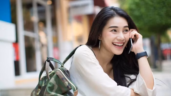 Nụ cười sẽ ngay lập tức khiến bạn trông trẻ hơn 10 tuổi. (Ảnh: ITN).
