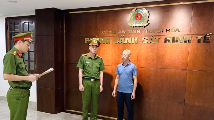 Cơ quan CSĐT đọc Lệnh khởi tố Nguyễn Sĩ Phương, Giám đốc Công ty TNHH Thương mại Dịch vụ Phương Tùng Ly.