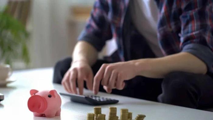 Nếu không muốn nghèo bền vững, chúng ta phải quản lý tốt dòng tiền. (Ảnh: ITN).