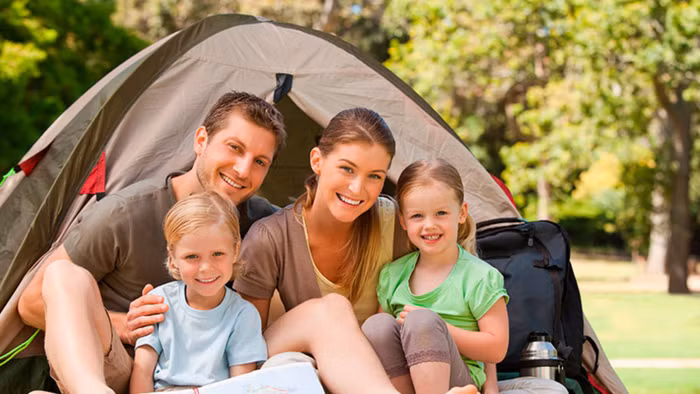 Các bậc cha mẹ không hoàn hảo vẫn có thể hỗ trợ con vô điều kiện, giúp chúng trở thành những cá nhân độc lập và tự tin. (Ảnh: ITN)