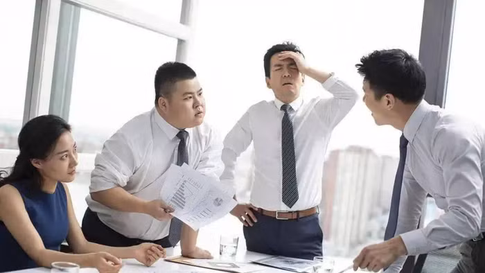 Văn phòng không phải là chốn bình yên, giữa người với người luôn tồn tại những cuộc cạnh tranh âm thầm. (Ảnh: ITN)