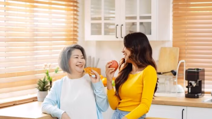 Hòa hợp với mẹ chồng không phải là điều khó khăn. (Ảnh: ITN)