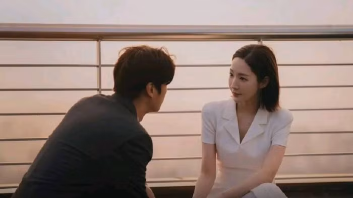 Nhiều người sau khi chia tay vẫn luôn nhớ về người cũ. (Ảnh: ITN).