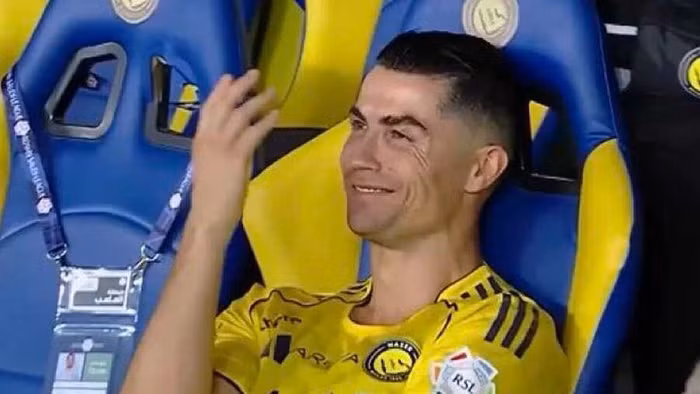 Thủ môn mắc sai lầm khó hiểu, Ronaldo lỡ đăng quang Saudi Pro League 