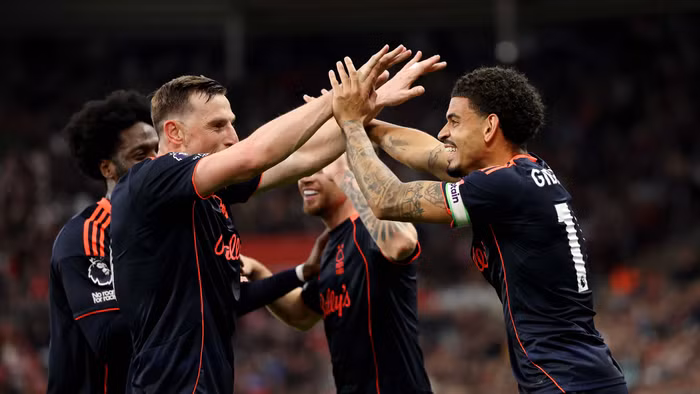 Nottingham Forest thoát hiểm, đẩy Tottenham tới gần giải hạng Nhất