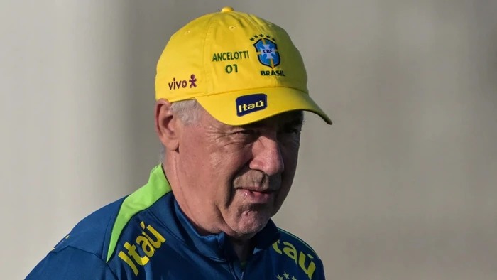 HLV Ancelotti lĩnh án tù