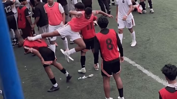 Sao trẻ Indonesia thừa nhận dại dột khi tung ‘kungfu’ trực diện vào đối thủ