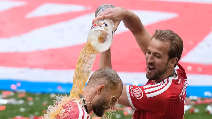 Màn ăn mừng vô địch Bundesliga đầy cảm xúc của Bayern Munich