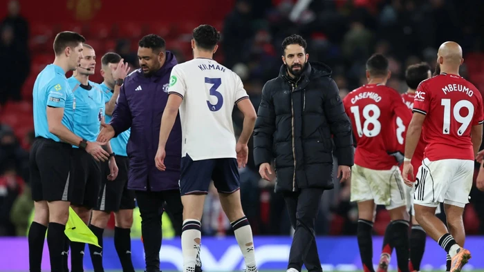 Man Utd bị la ó, chỉ trích dữ dội khi gây thất vọng tại Old Trafford 