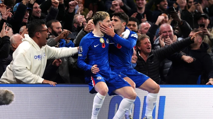 Chelsea bất ngờ trở lại cuộc đua vô địch Ngoại hạng Anh 