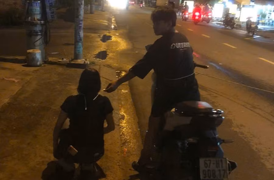 Công an dựng lại hiện trường vụ việc. (Ảnh: Công an TPHCM).