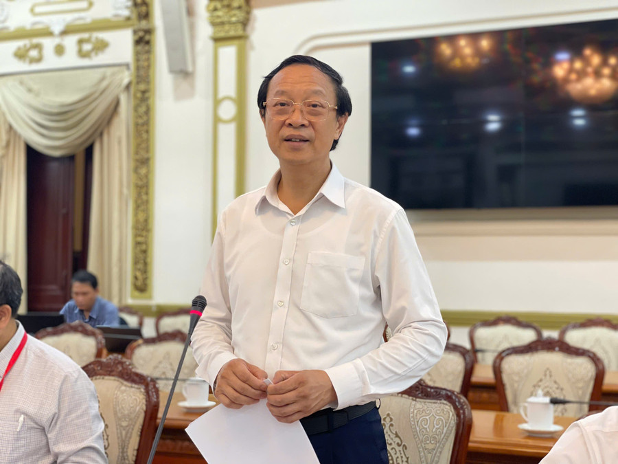 Thứ trưởng Bộ GD&ĐT Phạm Ngọc Thưởng phát biểu chỉ đạo tại buổi làm việc. Ảnh: Hà An. thu-truong-lam-viec-tphcm-3.jpg