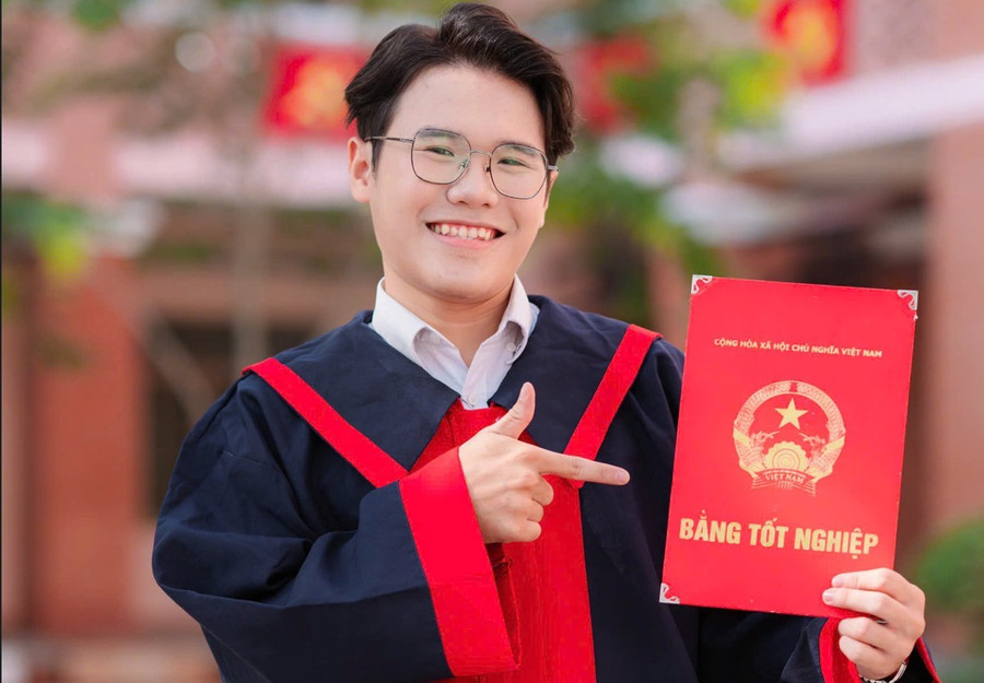 Đoàn Nguyễn Thắng tại lễ tốt nghiệp THPT. Ảnh: Nhân vật cung cấp.