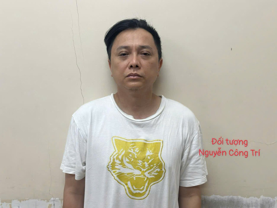 Nguyễn Công Trí tại cơ quan điều tra. Ảnh: Công an TPHCM.
