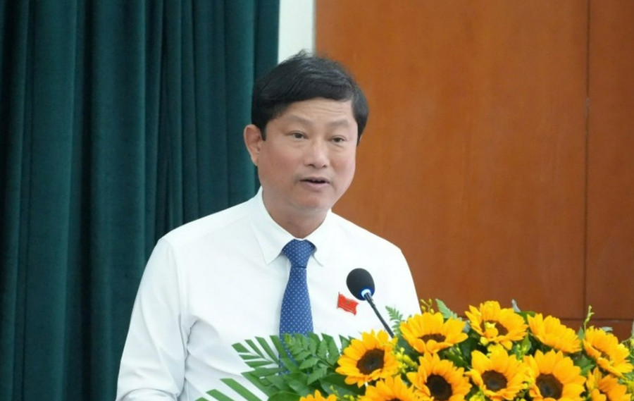 Ông Võ Văn Minh, Chủ tịch HĐND TPHCM phát biểu tại phiên họp. (Ảnh: Cổng TTĐT TPHCM) sinh-con-2.jpg