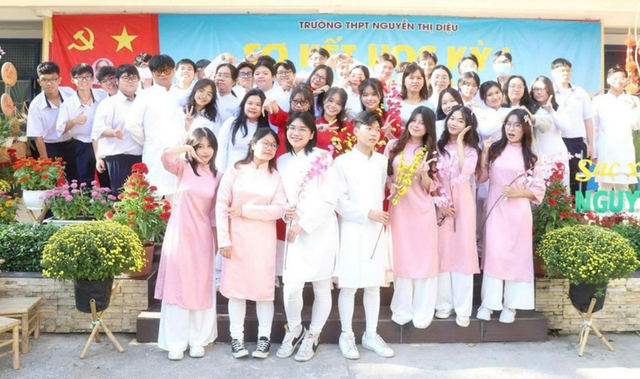 Học sinh Trường THPT Nguyễn Thị Diệu (TPHCM) trong dịp Tết Nguyên đán 2023. 